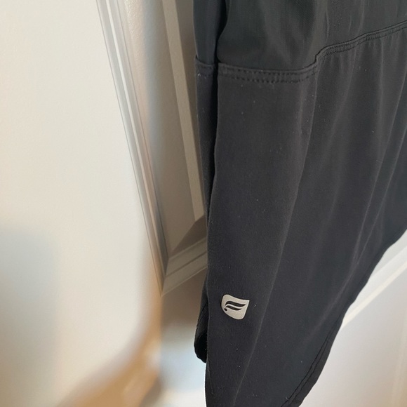 Fabletics Daniela Mesh Black Performance T-Shirt - Picture 2 of 4